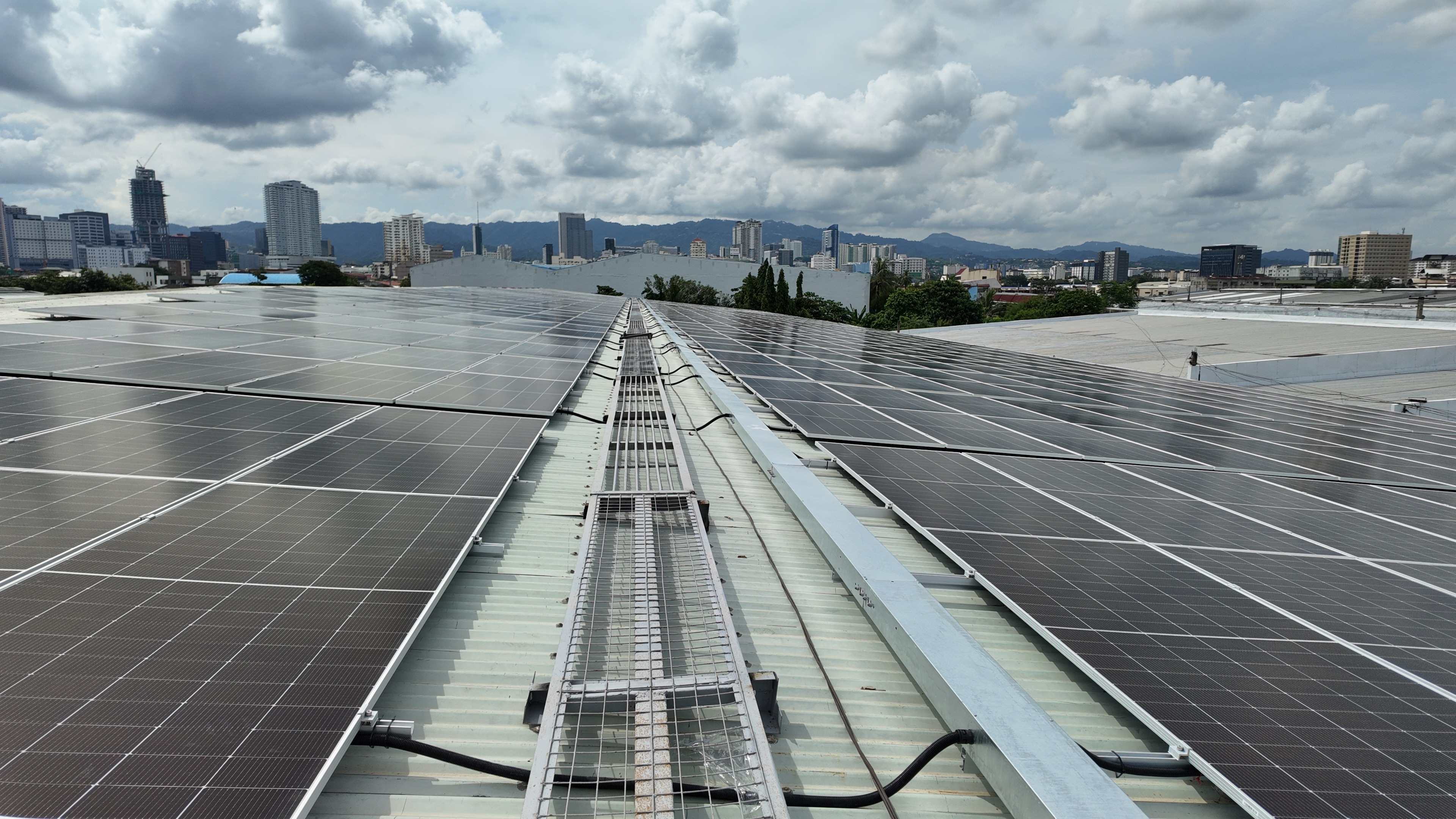 Solar Power Hybrid System Deye - Renewable Energy Bess recensie en prijs